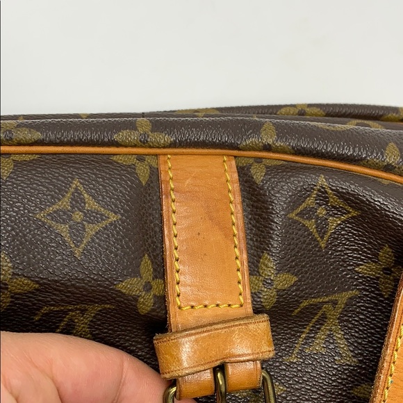 authentic Louis Vuitton Saumur 35 crossbody - Picture 16 of 17